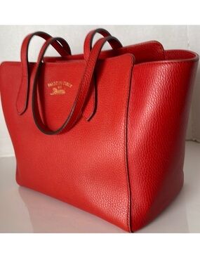 ✋Price Drop ✋Gucci Large Size Leather Swing Tote Bag.